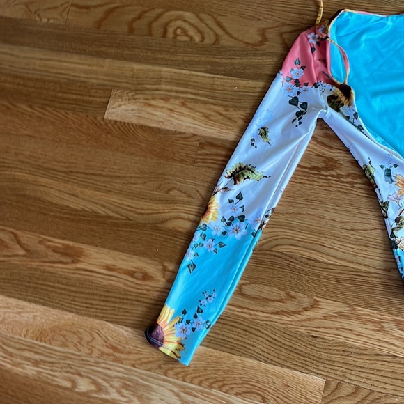 Agua Bendita Clara Sunshower One Piece Swimsuit Rash Guard Size Medium New - Picture 12 of 16